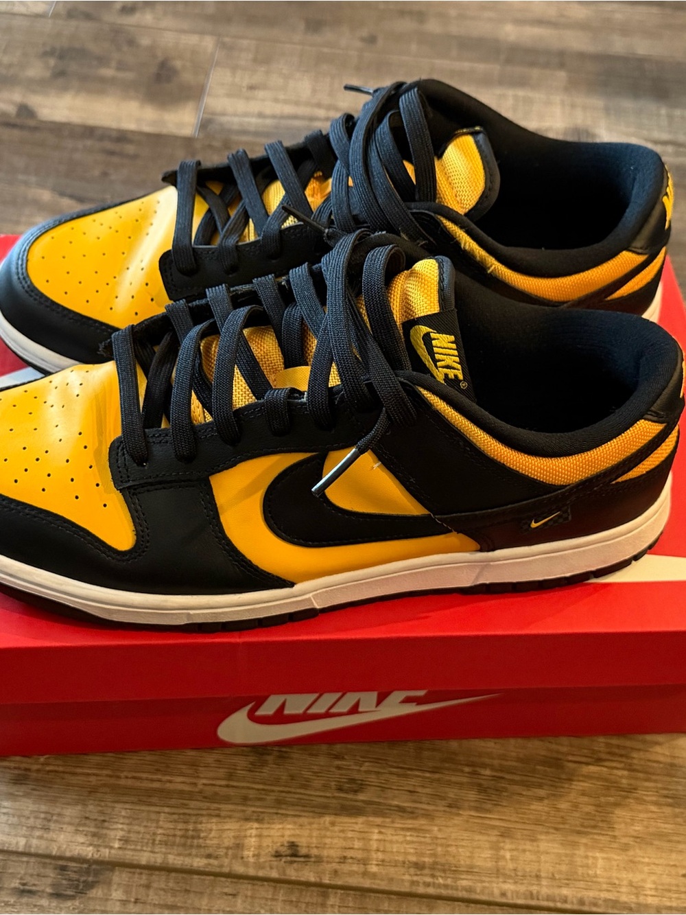 Nike Dunks Sneakers in Yellow and Black men’s 11.5